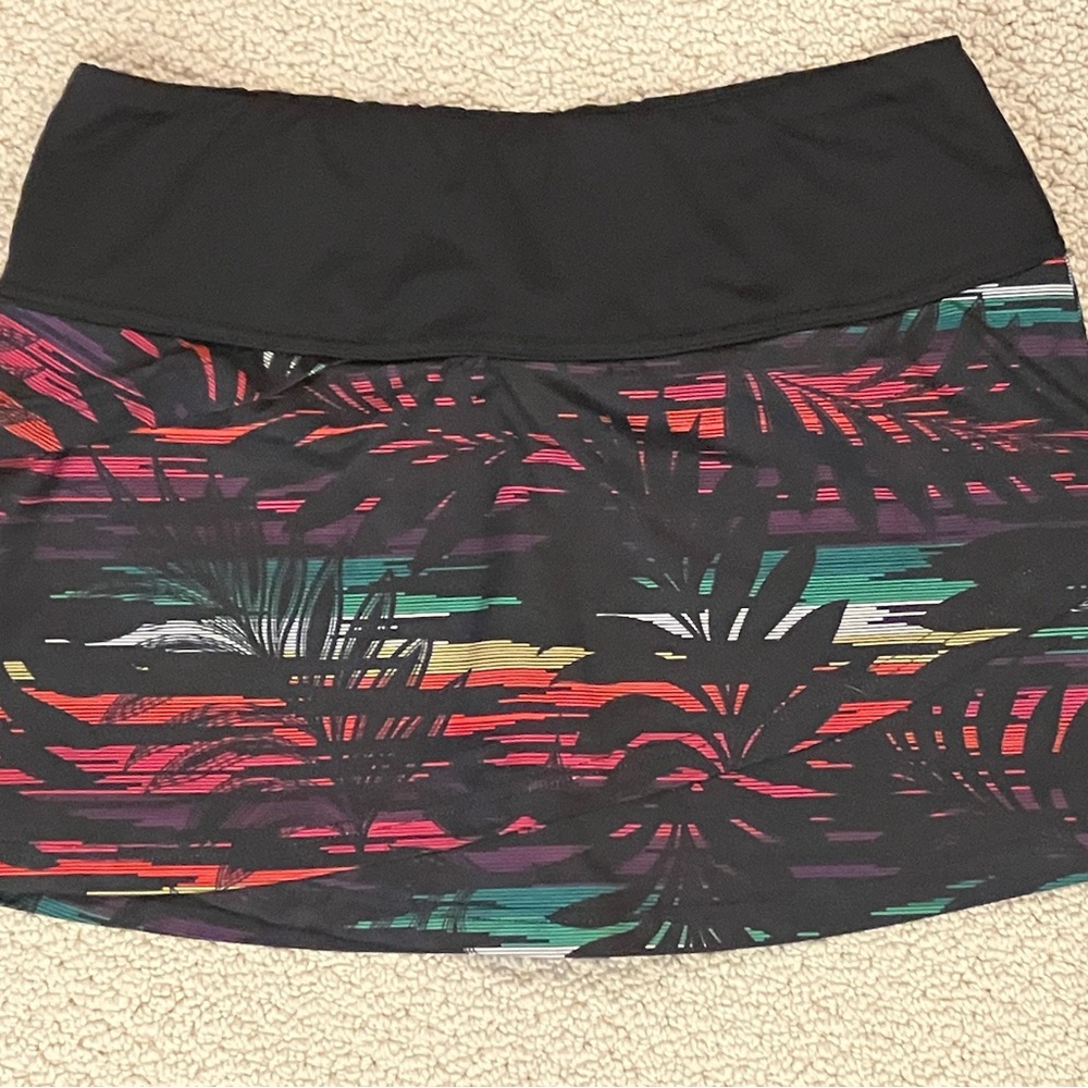 Fila Women's Essentials Palm Print Tiered Tennis Skirt Medium BLK/Multi